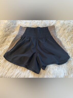 Abercrombie & Fitch NWT Women’s YPB motionTEK Unlined Workout Short-Medium